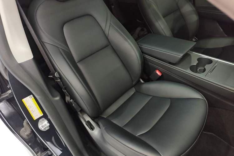 Used Tesla Model Y 2024 Rear-Wheel-Drive Version Right Front Seat