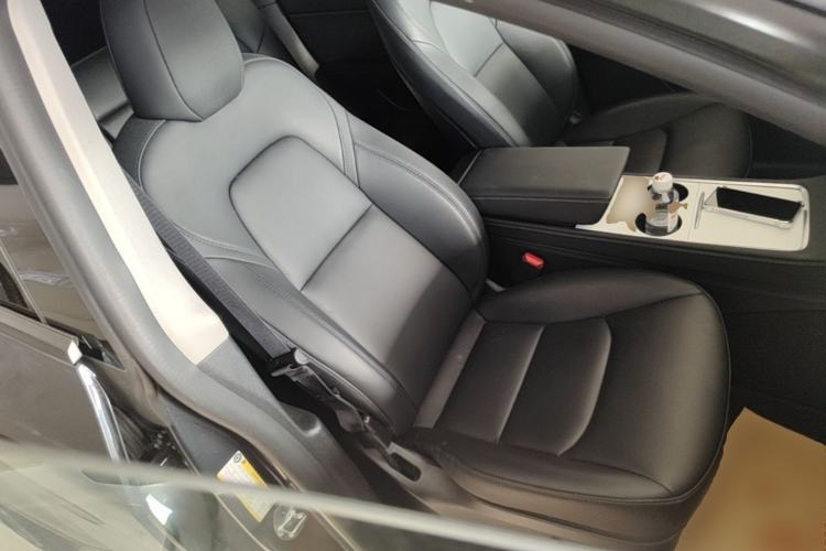 Used Tesla Model Y 2024 Rear-Wheel-Drive Version Right Front Seat