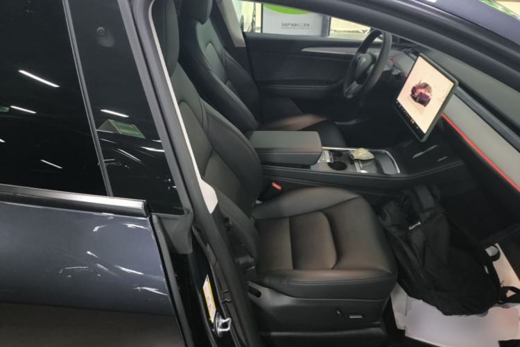 Used Tesla Model Y 2024 Rear-Wheel-Drive Version Right Front Seat