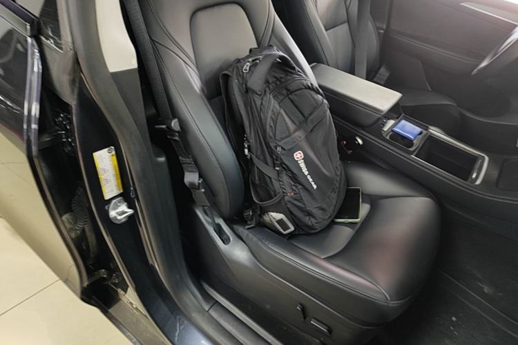 Used Tesla Model Y 2024 Rear-Wheel-Drive Version Right Front Seat