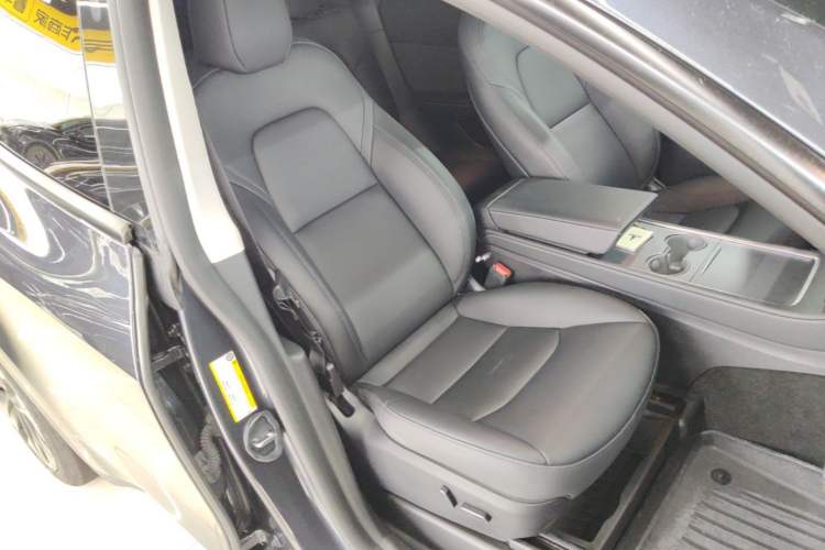 Used Tesla Model Y 2024 Rear-Wheel-Drive Version Right Front Seat