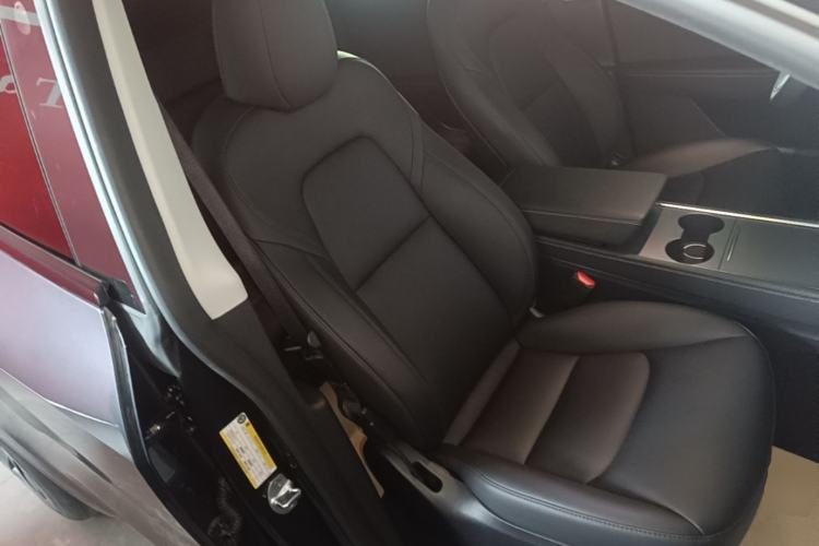 Used Tesla Model Y 2024 Rear-Wheel-Drive Version Right Front Seat