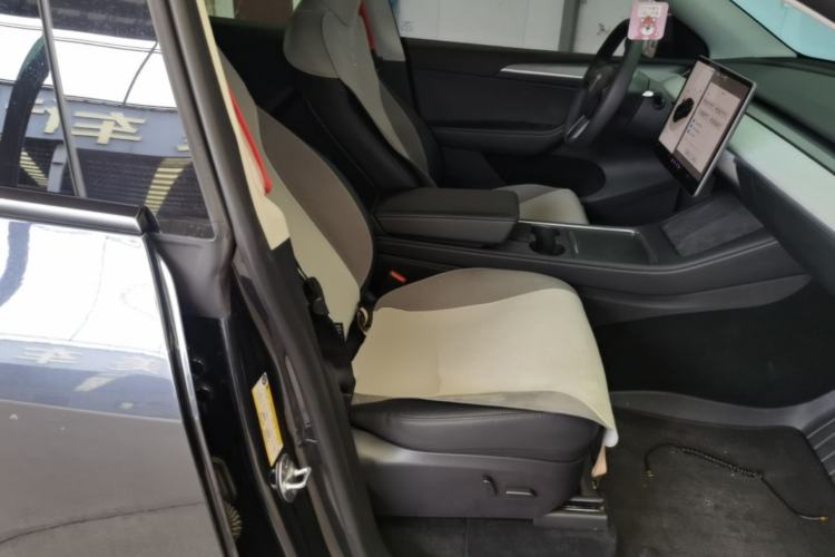 Used Tesla Model Y 2024 Rear-Wheel-Drive Version Right Front Seat
