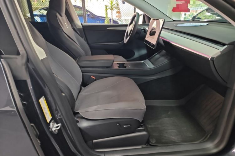 Used Tesla Model Y 2024 Rear-Wheel-Drive Version Right Front Seat