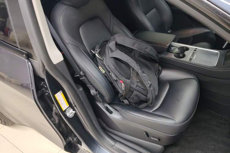 Used Tesla Model Y 2024 Rear-Wheel-Drive Version Right Front Seat