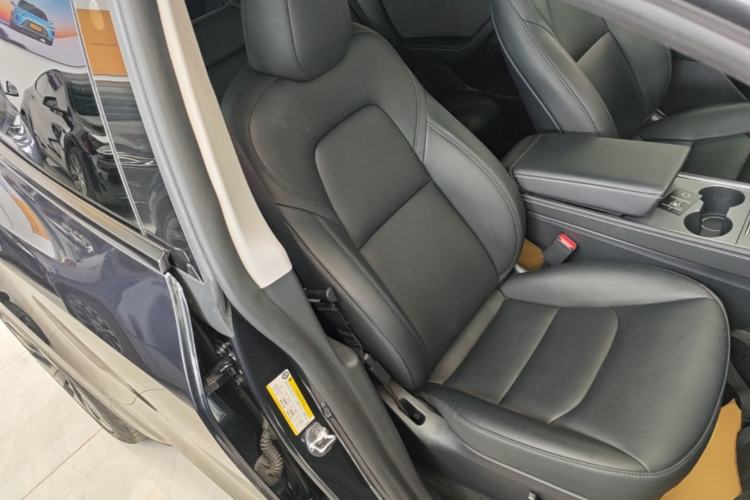 Used Tesla Model Y 2024 Rear-Wheel-Drive Version Right Front Seat