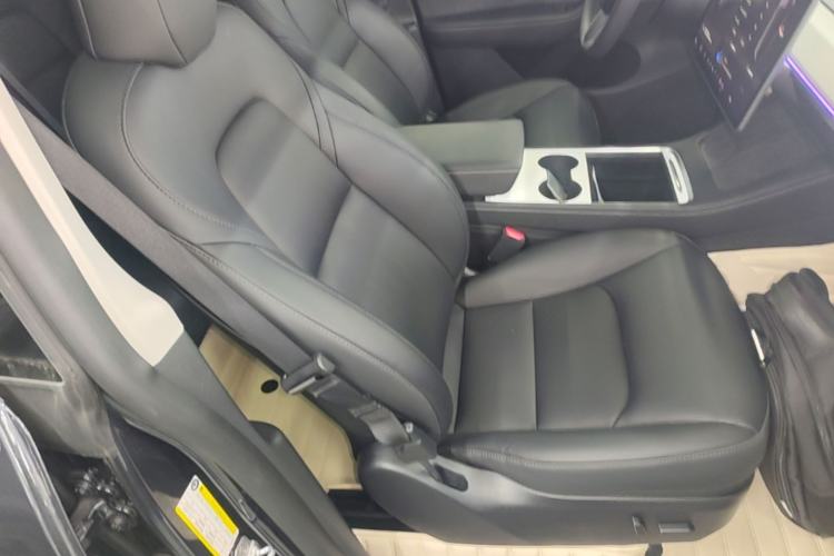 Used Tesla Model Y 2024 Rear-Wheel-Drive Version Right Front Seat