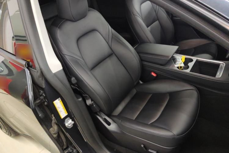 Used Tesla Model Y 2024 Rear-Wheel-Drive Version Right Front Seat