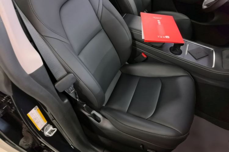 Used Tesla Model Y 2024 Rear-Wheel-Drive Version Right Front Seat