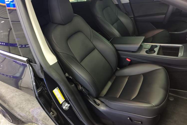 Used Tesla Model Y 2024 Rear-Wheel-Drive Version Right Front Seat