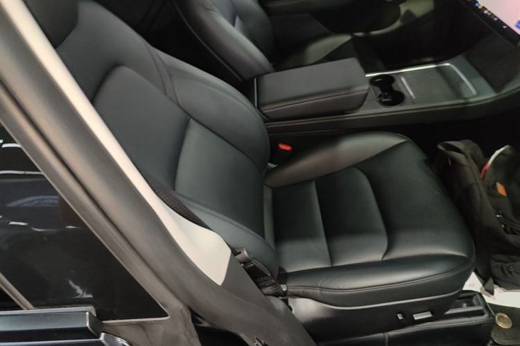 Used Tesla Model Y 2024 Rear-Wheel-Drive Version Right Front Seat