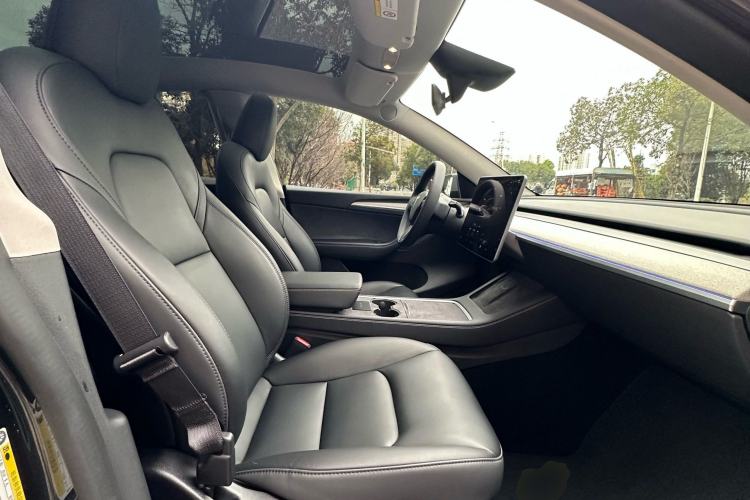 Used Tesla Model Y 2024 Rear-Wheel-Drive Version Right Front Seat