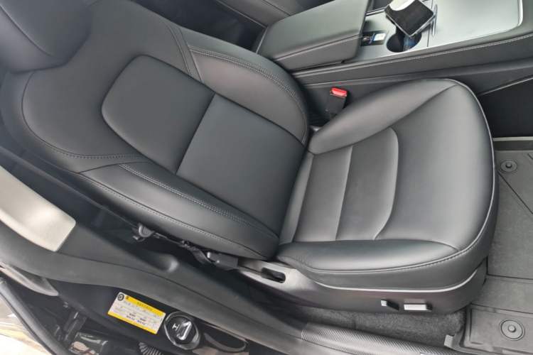 Used Tesla Model Y 2024 Rear-Wheel-Drive Version Right Front Seat