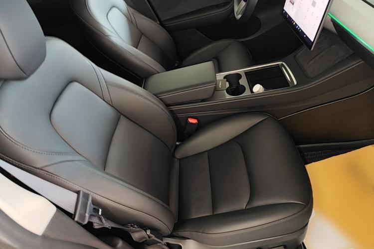 Used Tesla Model Y 2024 Rear-Wheel-Drive Version Right Front Seat