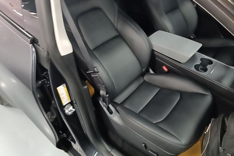 Used Tesla Model Y 2024 Rear-Wheel-Drive Version Right Front Seat