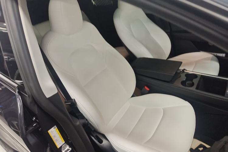 Used Tesla Model Y 2024 Rear-Wheel-Drive Version Right Front Seat