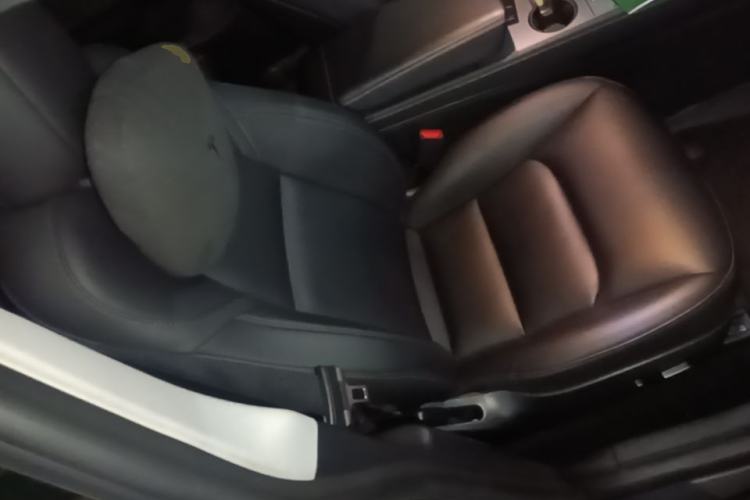 Used Tesla Model Y 2024 Rear-Wheel-Drive Version Right Front Seat