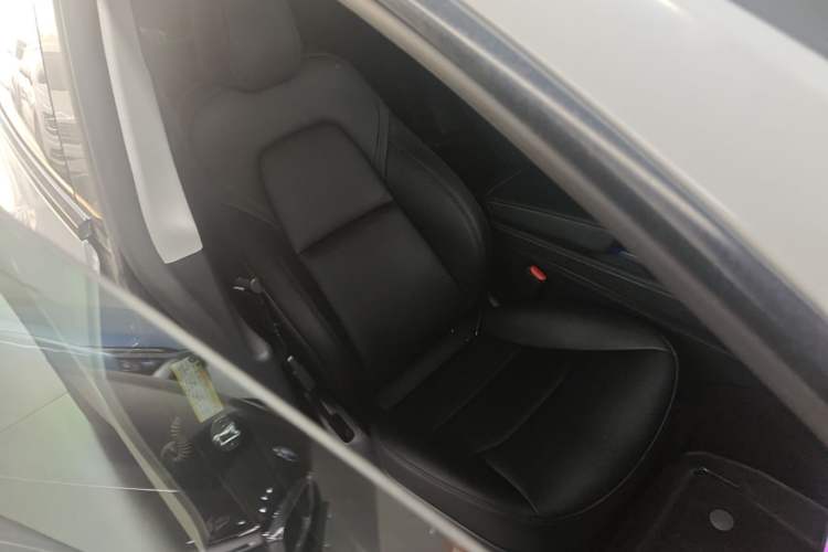 Used Tesla Model Y 2024 Rear-Wheel-Drive Version Right Front Seat