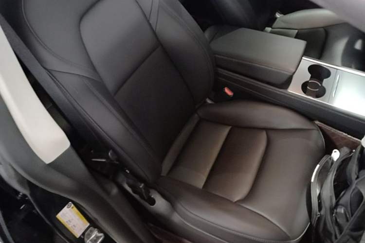 Used Tesla Model Y 2024 Rear-Wheel-Drive Version Right Front Seat