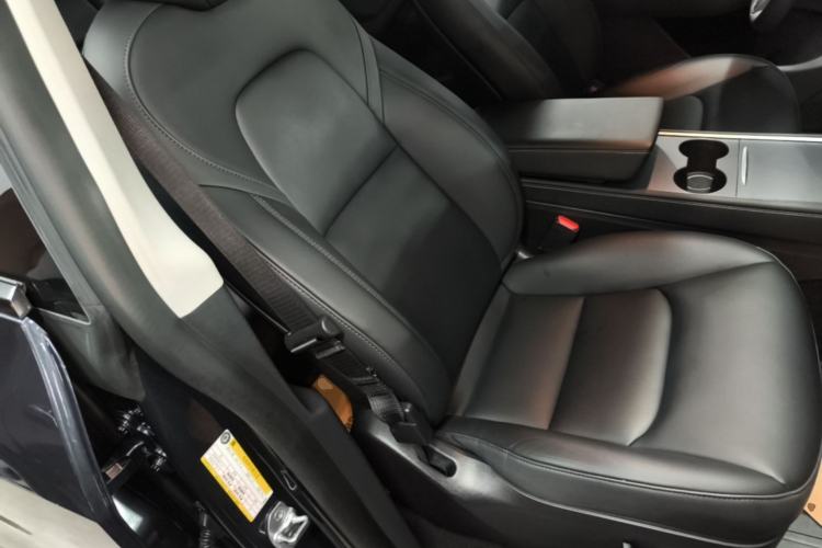 Used Tesla Model Y 2024 Rear-Wheel-Drive Version Right Front Seat