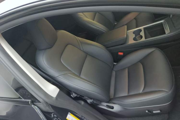 Used Tesla Model Y 2024 Rear-Wheel-Drive Version Right Front Seat