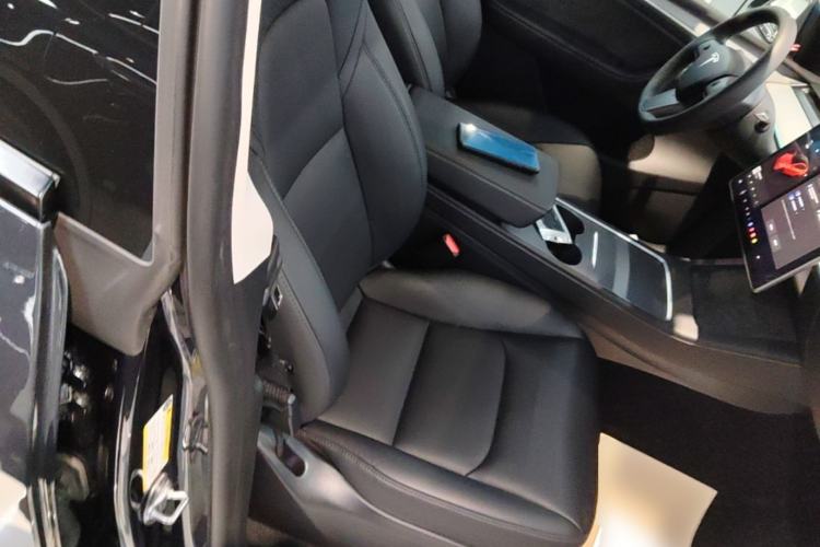 Used Tesla Model Y 2024 Rear-Wheel-Drive Version Right Front Seat