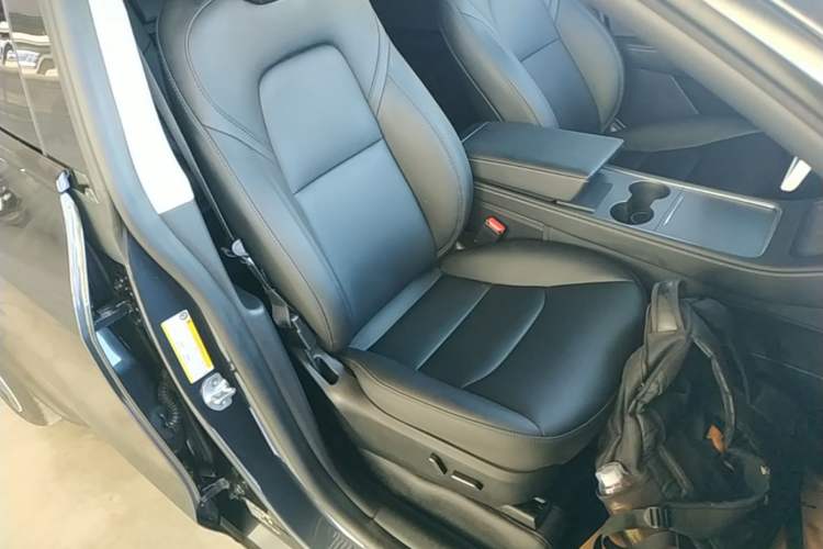 Used Tesla Model Y 2024 Rear-Wheel-Drive Version Right Front Seat
