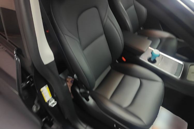 Used Tesla Model Y 2024 Rear-Wheel-Drive Version Right Front Seat