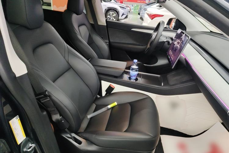 Used Tesla Model Y 2024 Rear-Wheel-Drive Version Right Front Seat