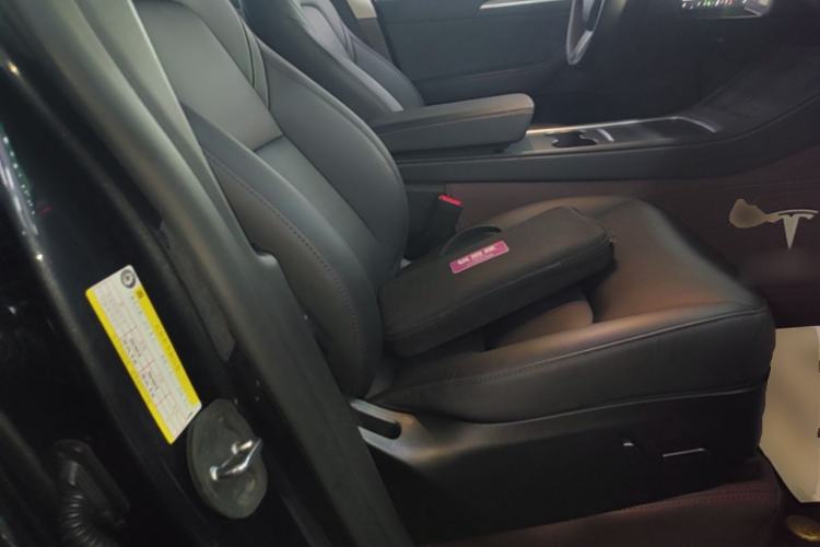Used Tesla Model Y 2024 Rear-Wheel-Drive Version Right Front Seat