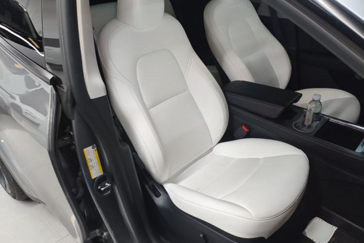 Used Tesla Model Y 2024 Rear-Wheel-Drive Version Right Front Seat