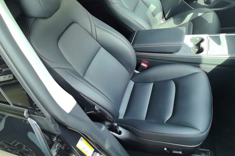 Used Tesla Model Y 2024 Rear-Wheel-Drive Version Right Front Seat