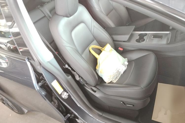 Used Tesla Model Y 2024 Rear-Wheel-Drive Version Right Front Seat