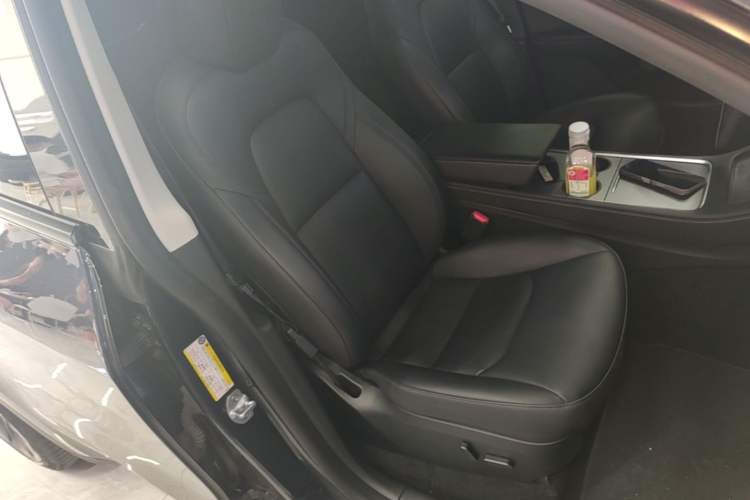 Used Tesla Model Y 2024 Rear-Wheel-Drive Version Right Front Seat