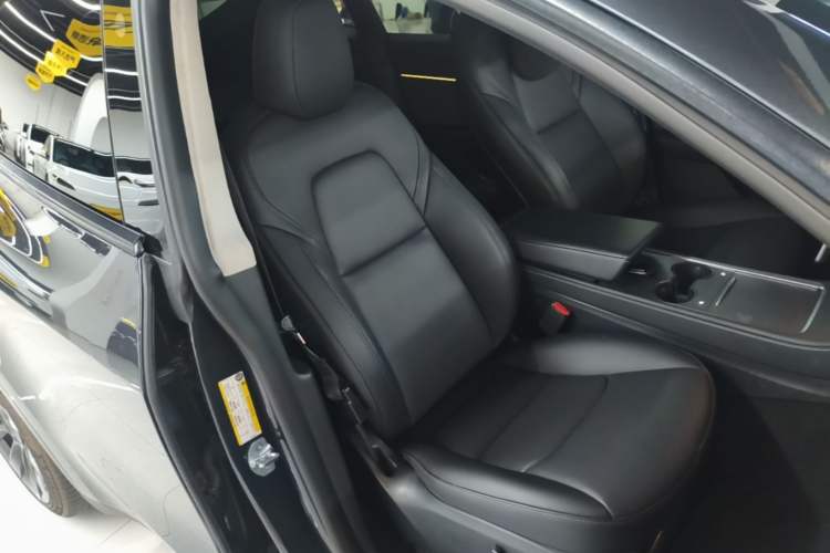 Used Tesla Model Y 2024 Rear-Wheel-Drive Version Right Front Seat