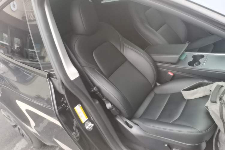 Used Tesla Model Y 2024 Rear-Wheel-Drive Version Right Front Seat