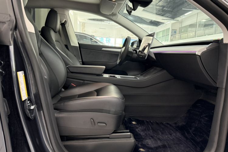 Used Tesla Model Y 2024 Rear-Wheel-Drive Version Right Front Seat