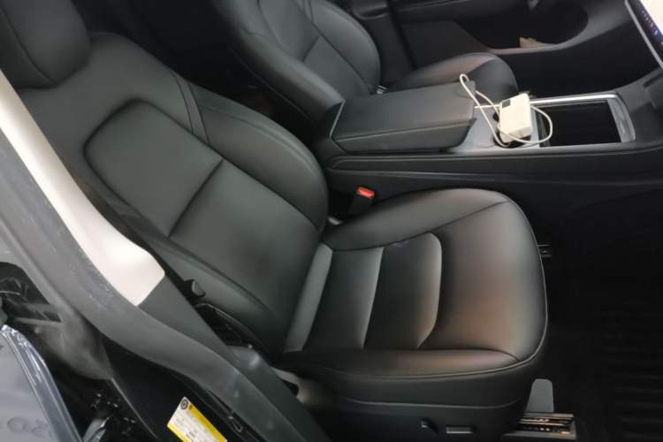 Used Tesla Model Y 2024 Rear-Wheel-Drive Version Right Front Seat