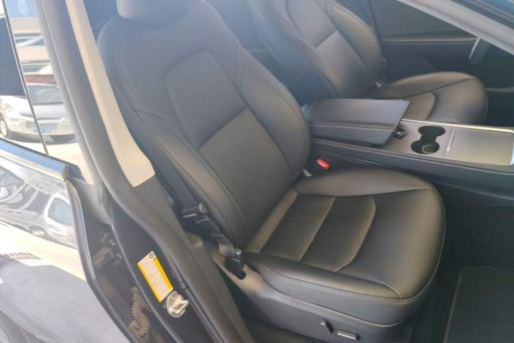 Used Tesla Model Y 2024 Rear-Wheel-Drive Version Right Front Seat