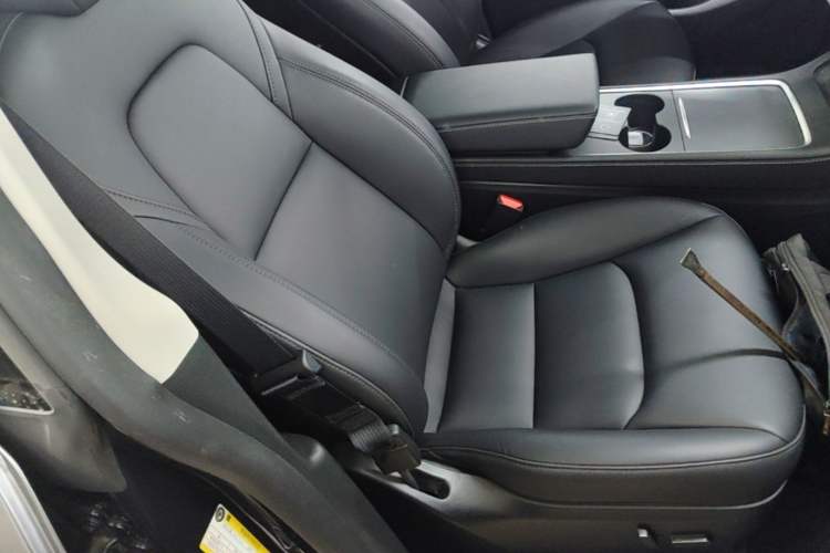 Used Tesla Model Y 2024 Rear-Wheel-Drive Version Right Front Seat