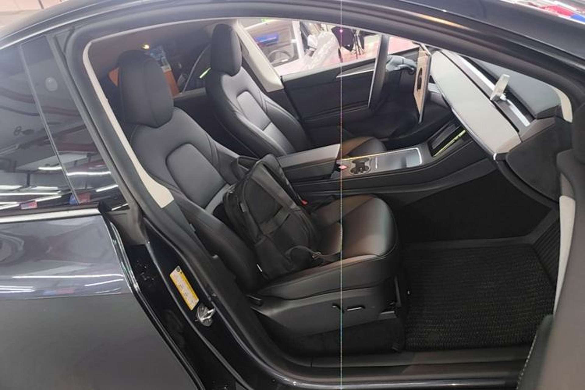 Used Tesla Model Y 2024 Rear-Wheel-Drive Version Right Front Seat