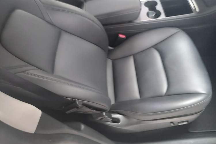 Used Tesla Model Y 2024 Rear-Wheel-Drive Version Right Front Seat
