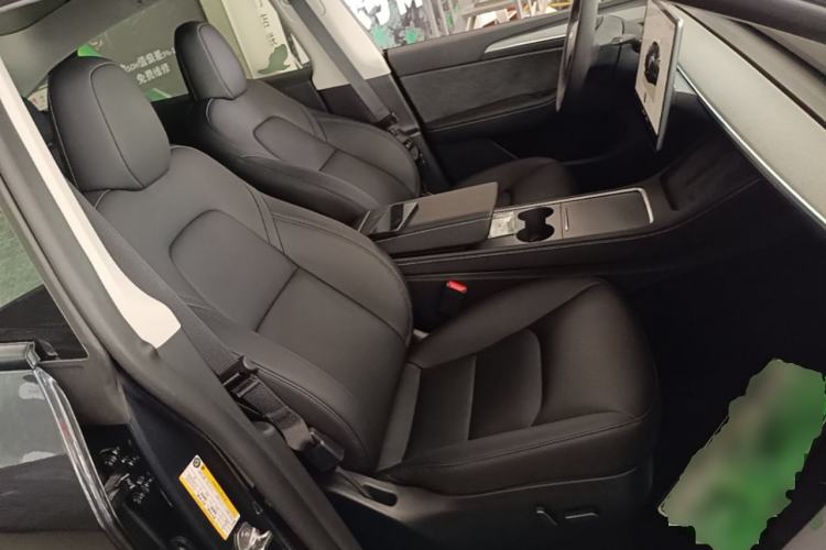 Used Tesla Model Y 2024 Rear-Wheel-Drive Version Right Front Seat