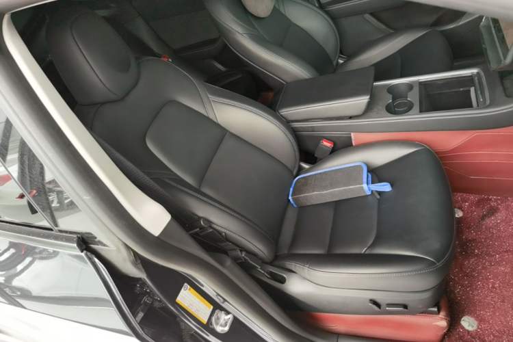 Used Tesla Model Y 2024 Rear-Wheel-Drive Version Right Front Seat