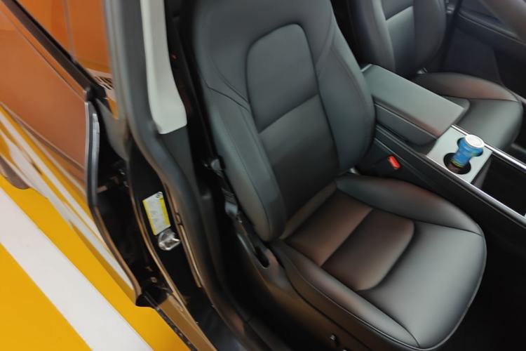 Used Tesla Model Y 2024 Rear-Wheel-Drive Version Right Front Seat