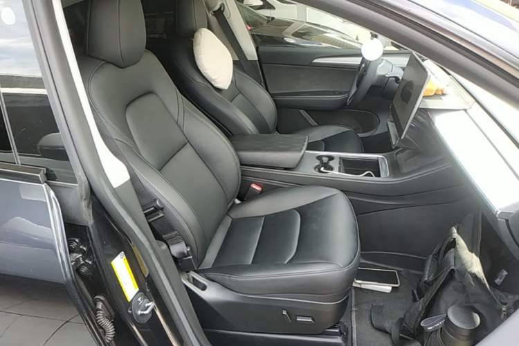 Used Tesla Model Y 2024 Rear-Wheel-Drive Version Right Front Seat