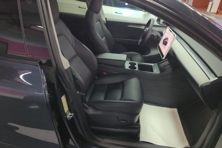 Used Tesla Model Y 2024 Rear-Wheel-Drive Version Right Front Seat