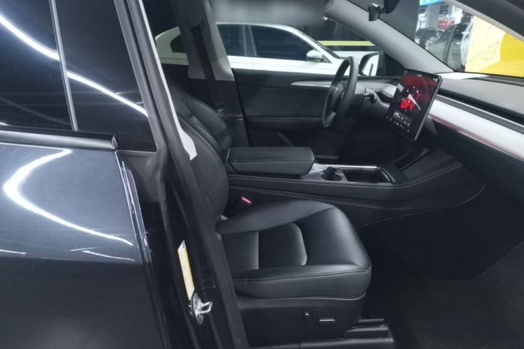 Used Tesla Model Y 2024 Rear-Wheel-Drive Version Right Front Seat