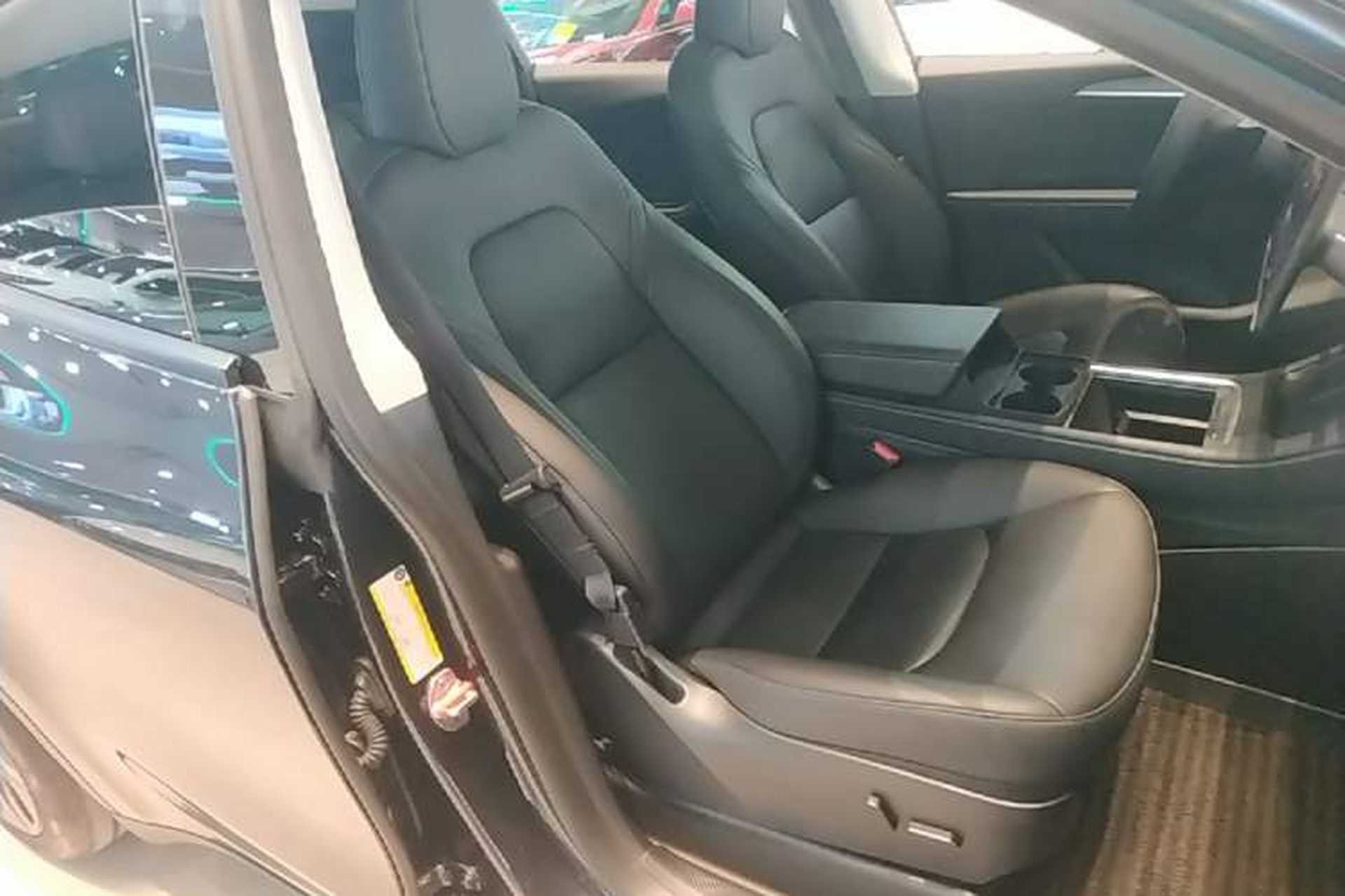 Used Tesla Model Y 2024 Rear-Wheel-Drive Version Right Front Seat