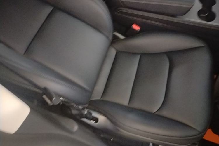 Used Tesla Model Y 2024 Rear-Wheel-Drive Version Right Front Seat